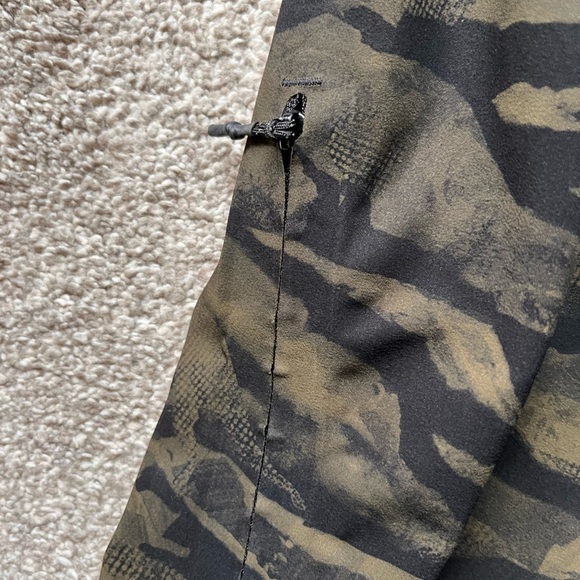 Mens Lululemon Current State Camo Board/Swim Shorts Size 32 - Picture 4 of 8